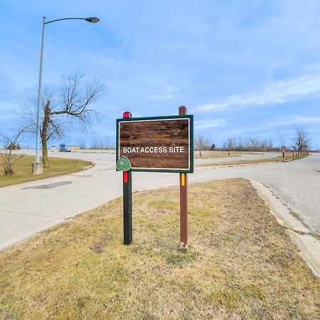 Scenic Evans Hideaway Steps To Lake Huron! Oscoda Екстериор снимка