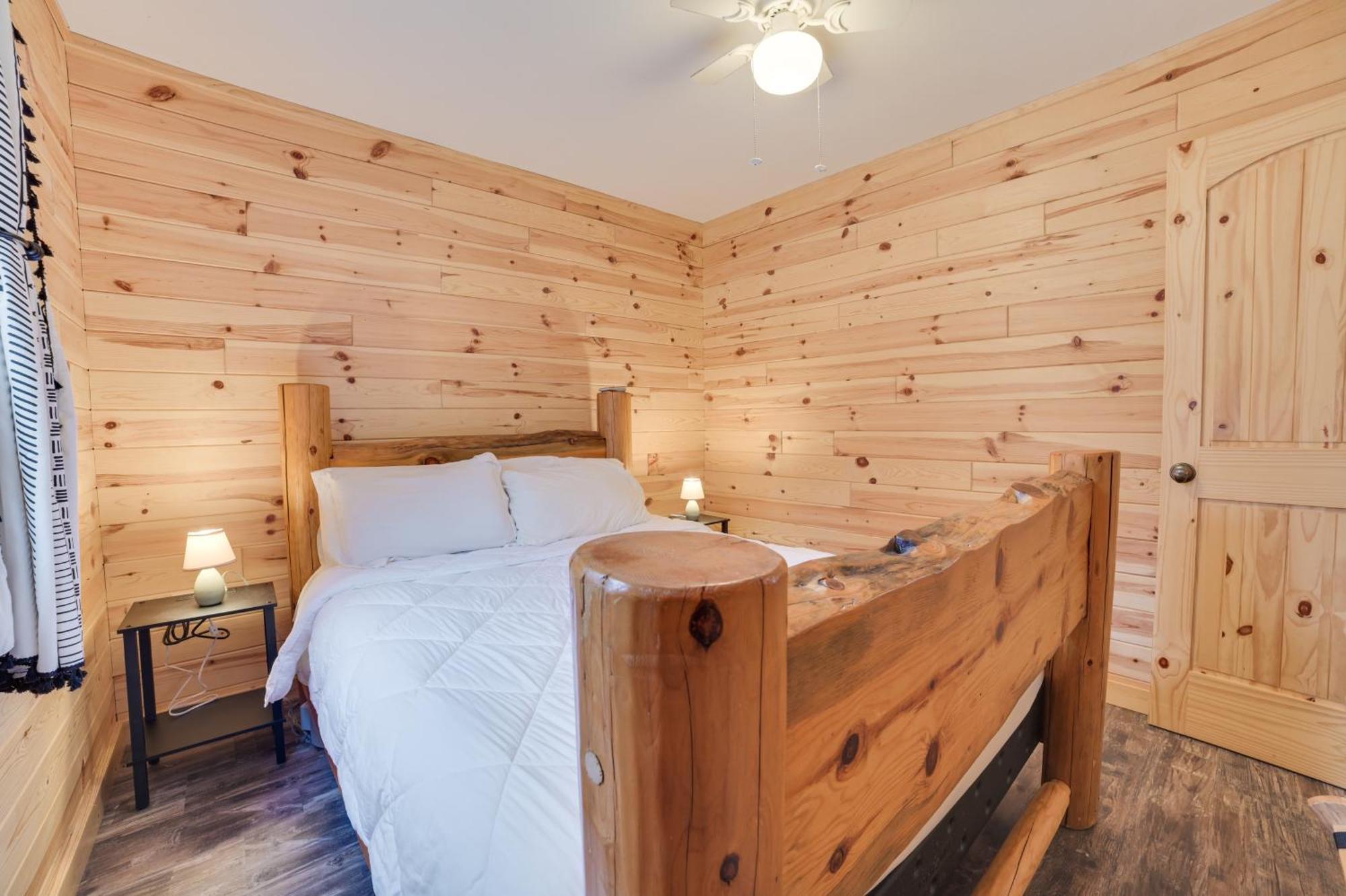 Scenic Evans Hideaway Steps To Lake Huron! Oscoda Екстериор снимка