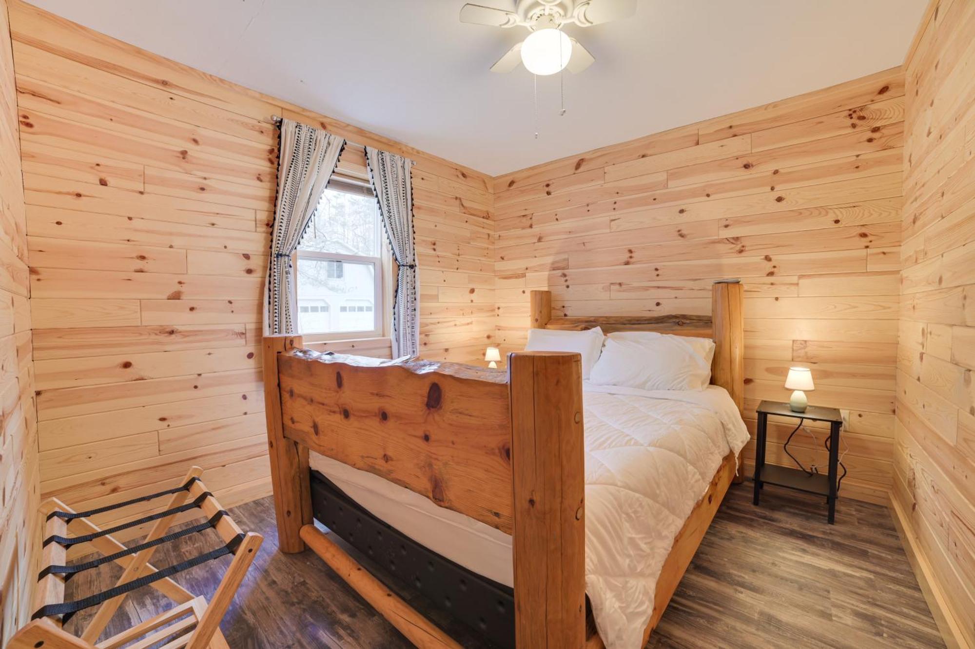 Scenic Evans Hideaway Steps To Lake Huron! Oscoda Екстериор снимка
