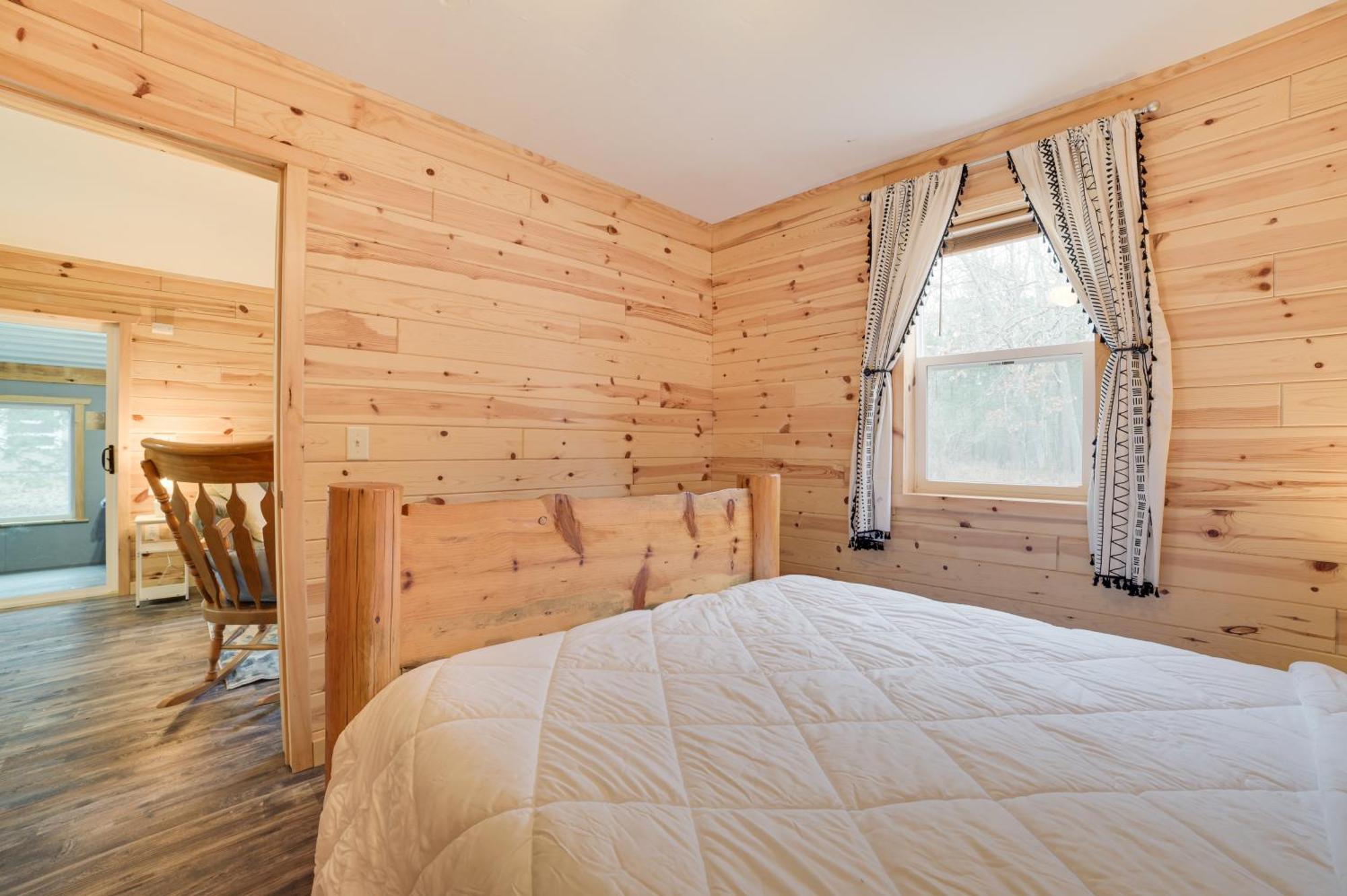 Scenic Evans Hideaway Steps To Lake Huron! Oscoda Екстериор снимка
