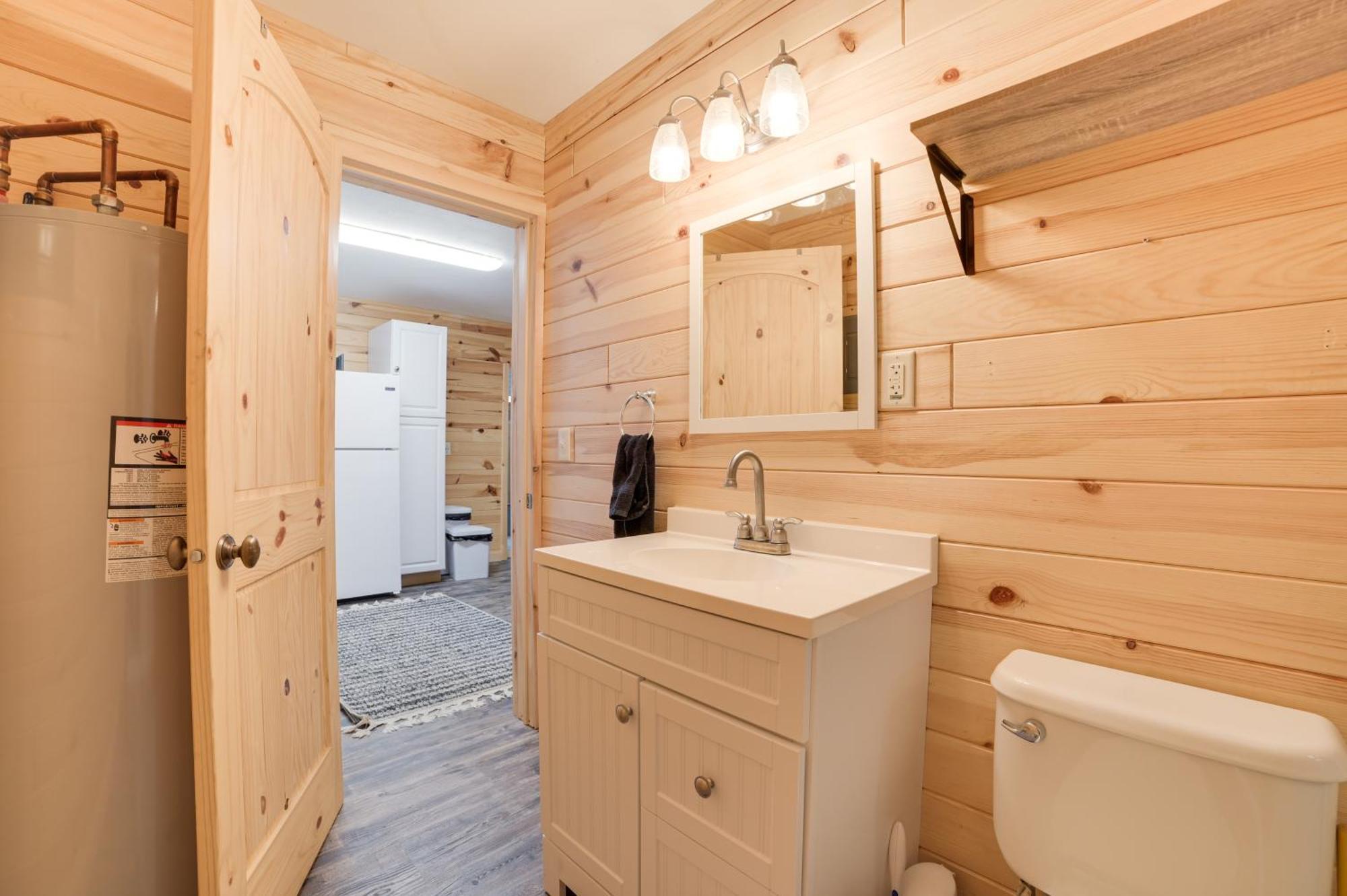 Scenic Evans Hideaway Steps To Lake Huron! Oscoda Екстериор снимка